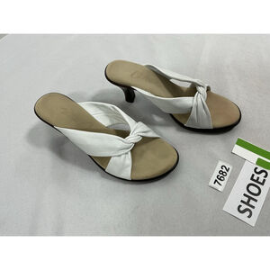 Womans New Onex Criss Cross Slip On Sandals White Size 7 Open Toe Kitten Heel
